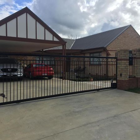 Modern, Private And Close To Town. Albury Dış mekan fotoğraf